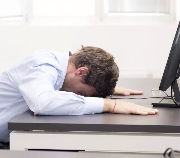 别的简报｜法国男子因上班 “太无聊” 起诉公司，获赔5万欧元