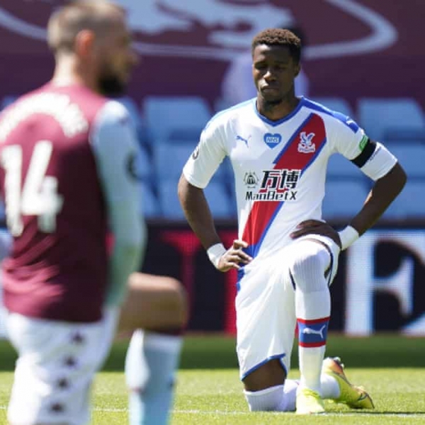 别的简报｜警察逮捕一名向英超球员发送种族歧视信息的 12 岁小朋友