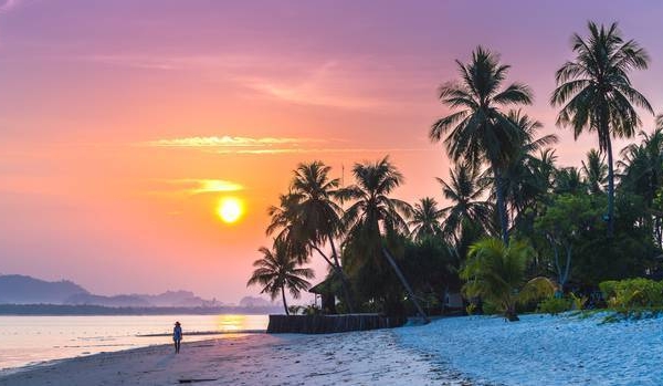 别的简报丨一美国人因为在 TripAdvisor 给酒店差评而面临2年的牢狱之灾