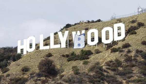 别的简报｜好莱坞地标被改成了Hollyboob